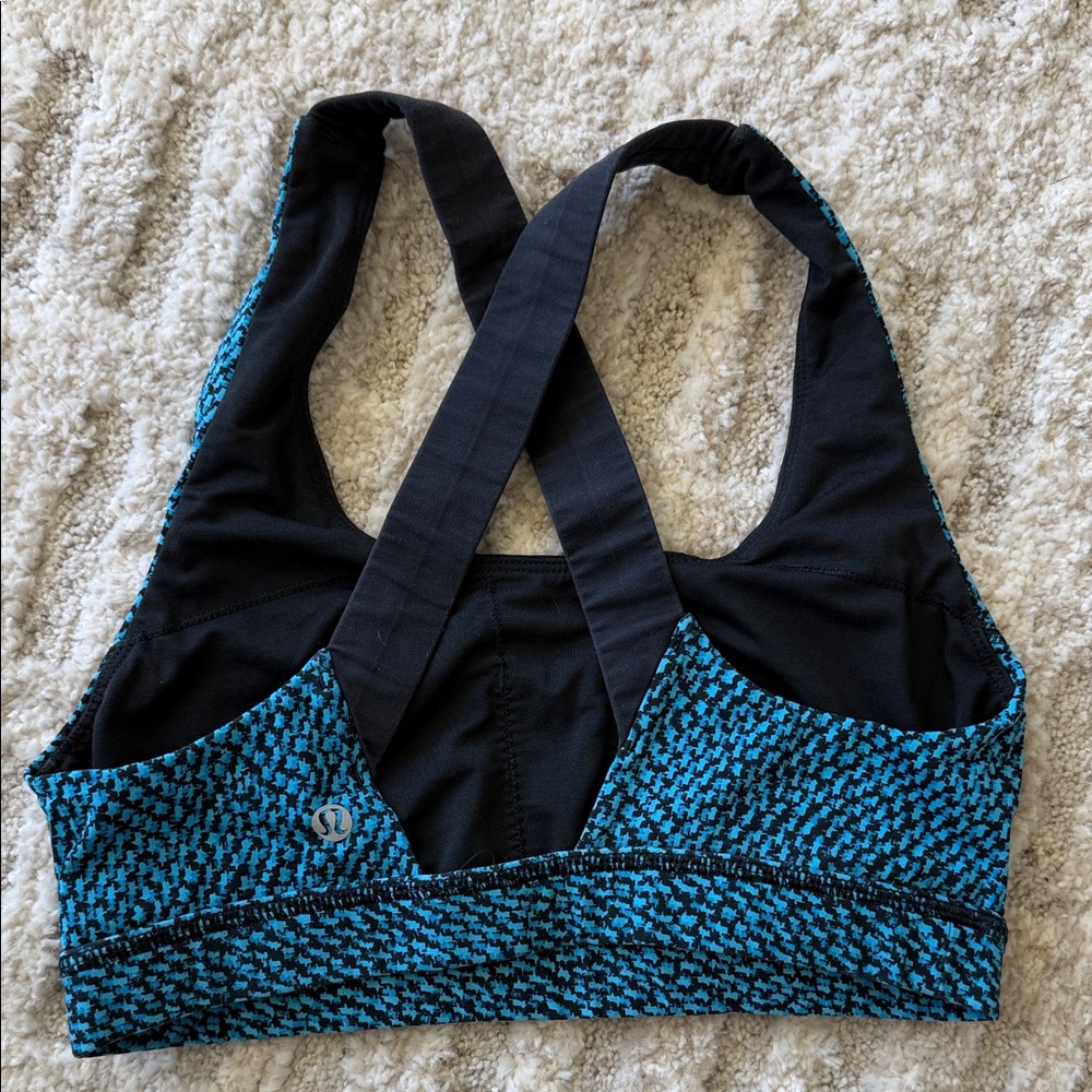 lululemon athletica Teal & Black Cross-Back Sports Bra